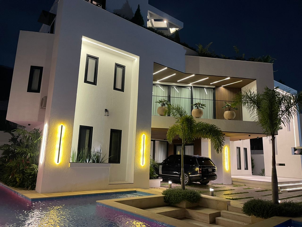 Luxury Homes — image 1