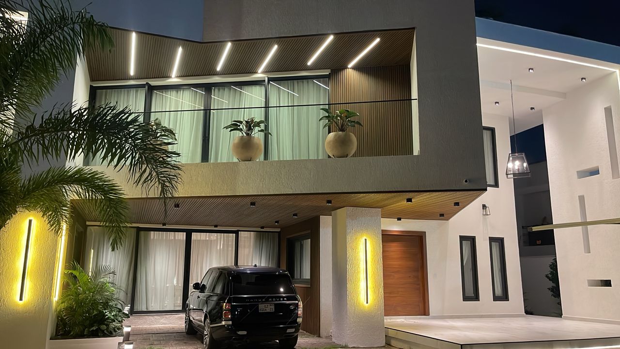 Luxury Homes — image 6