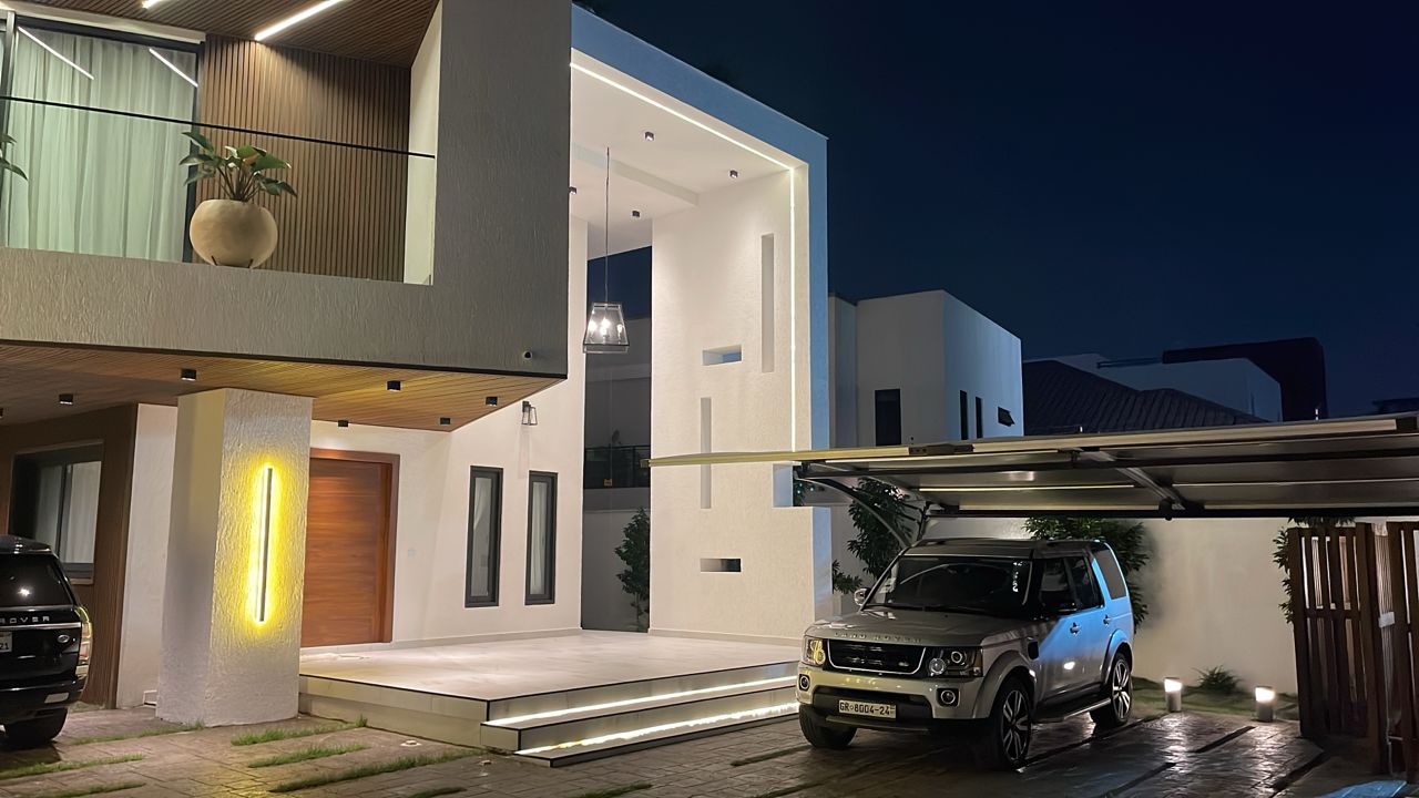 Luxury Homes — image 3