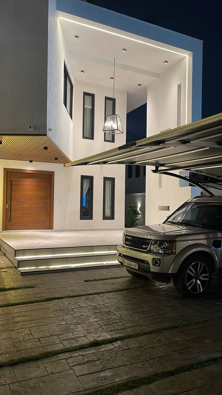Luxury Homes — image 8